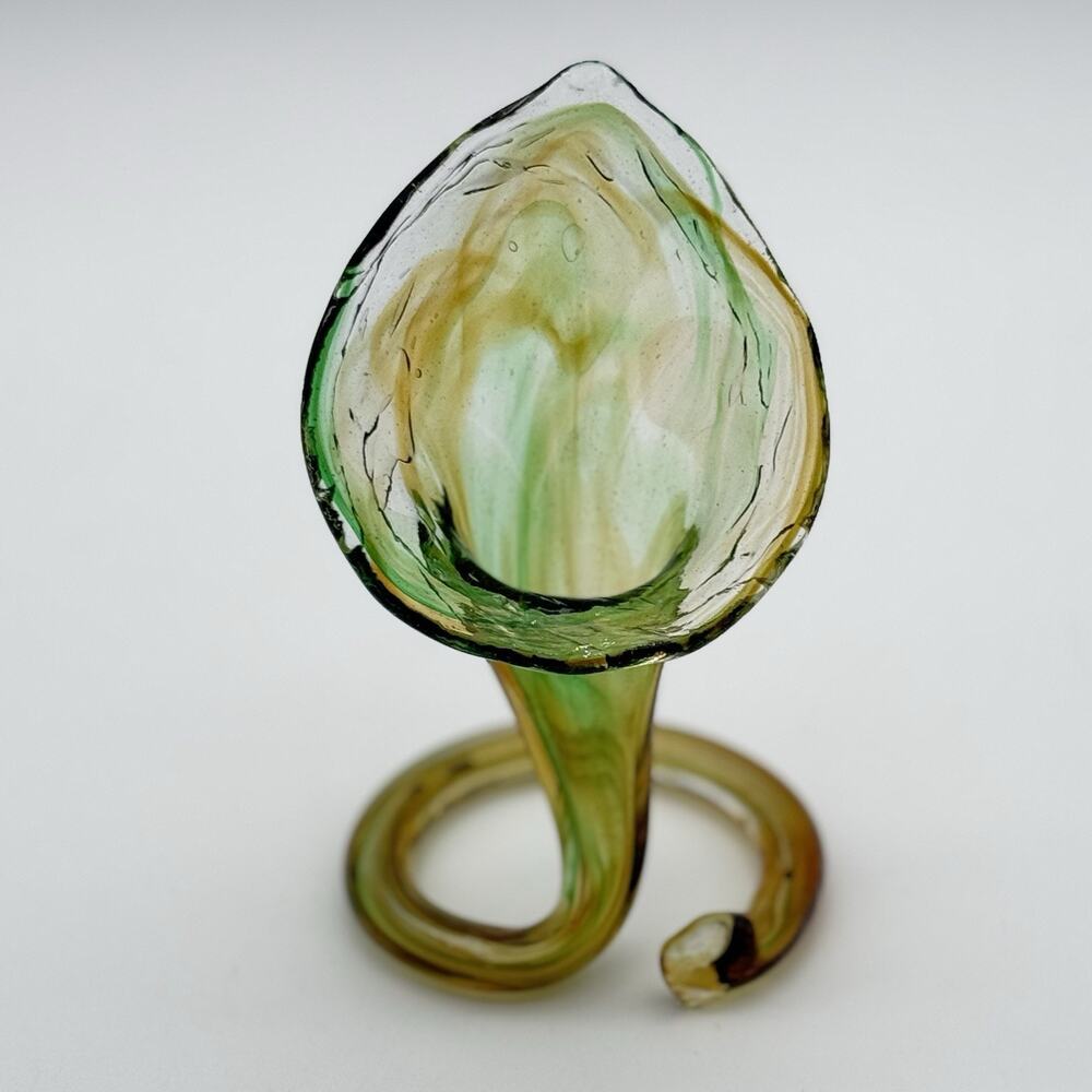 Murano-Style Hand-Blown Green Amber Swirl Art Glass Coiled Base Lilly Vase VTG